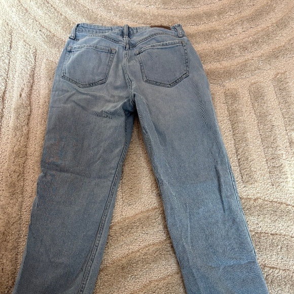Hollister Light Washed Jeans - Picture 2 of 4